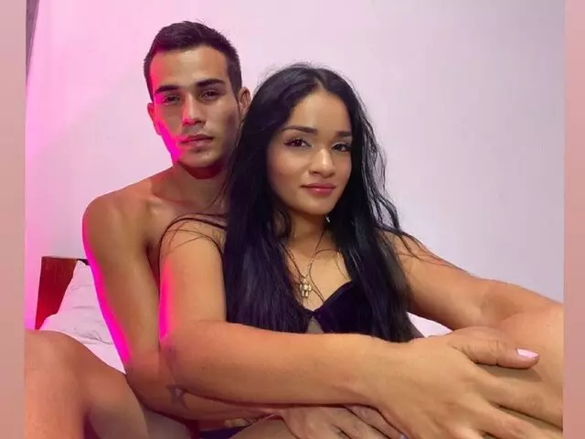 Live Porn Camera of CamiloAndMara