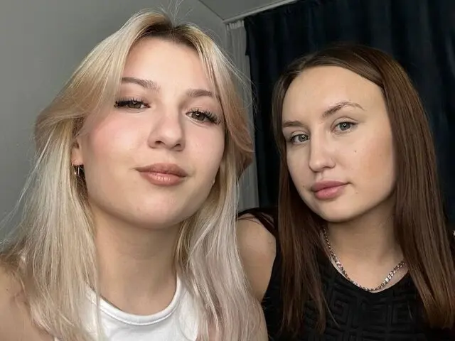 Live Porn Camera of EasterAndMeryl