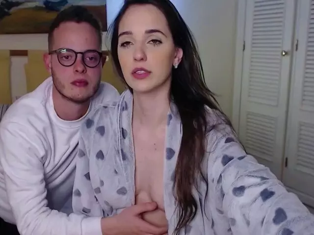 Live Porn Camera of KarinaAndMax